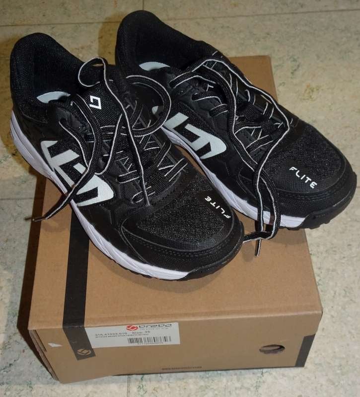 Paar hockeyschoenen, Ophalen of Verzenden, Zo goed als nieuw, Schoenen