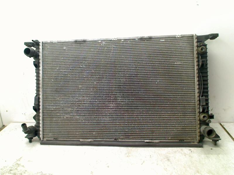 RADIATEUR EAU Audi A4 (B8) (01-2007/12-2015) (8K0121251Q), Dhr. R. de Gouw, Audi, Utilisé, De Bloemendaal 21 21
5221 EB  'S HERTOGENBOSCH, NL