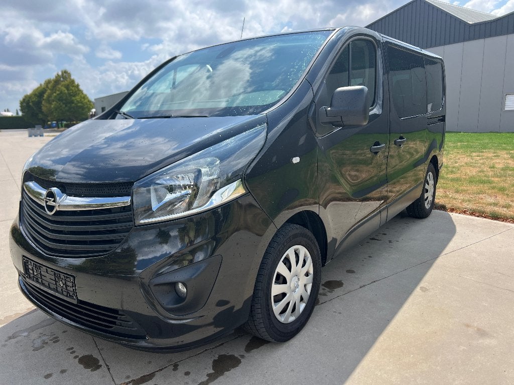 Opel Vivaro Combi 8 places prête à immatriculer, Autos, Opel, Particulier, Vivaro, ABS, Caméra de recul, Airbags, Air conditionné