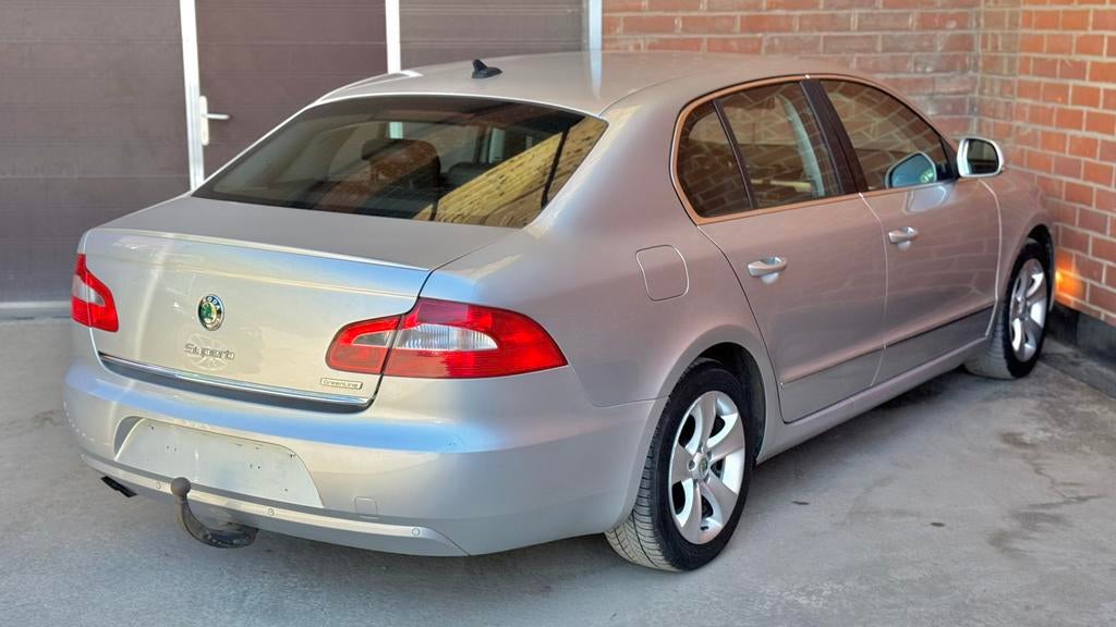 Skoda Superb 1.6TDI GreenLine Full Option Xenon Cuir Gps, Auto's, Skoda, Euro 5, 1600 cc, Leder, 5 deurs