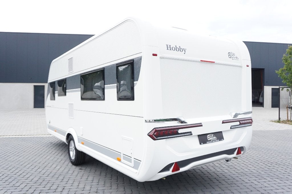 Nieuwe 4pers.Hobby 2x1p bed, rondzit, BADKAMERCARAVAN, Rondzit, Hobby, Koelkast, Bedrijf
