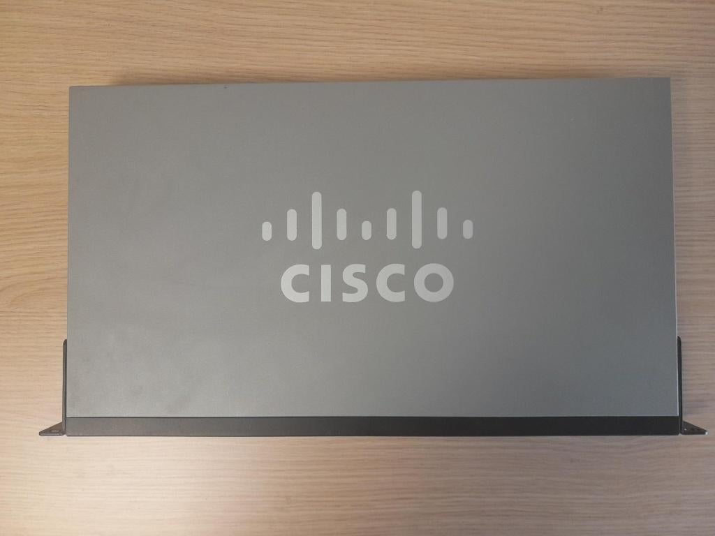 .Cisco Switch SF300-24P, Computers en Software, Netwerk switches, Ophalen of Verzenden, Gebruikt