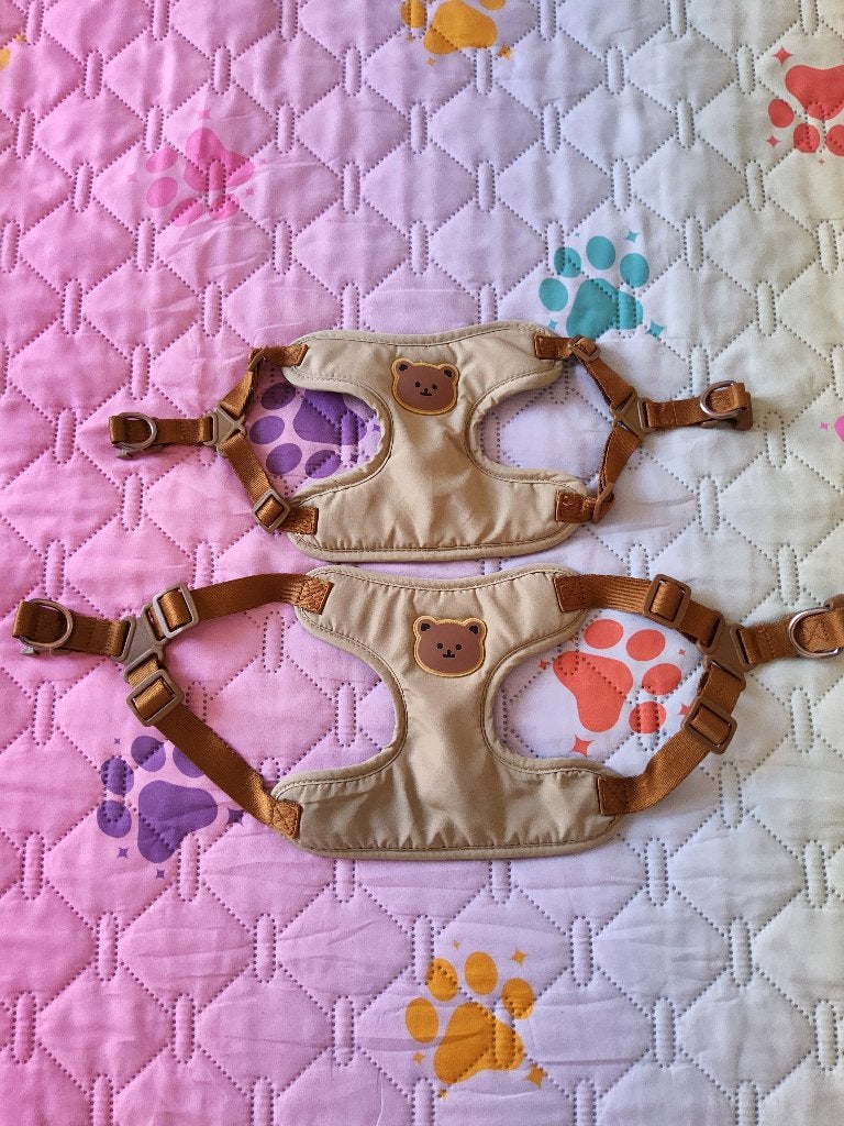 2 hondenharnasjes met verstelbare riempjes ( zie fotos ), Dieren en Toebehoren, Hondenkleding, Ophalen, Zo goed als nieuw, Hondentuigje