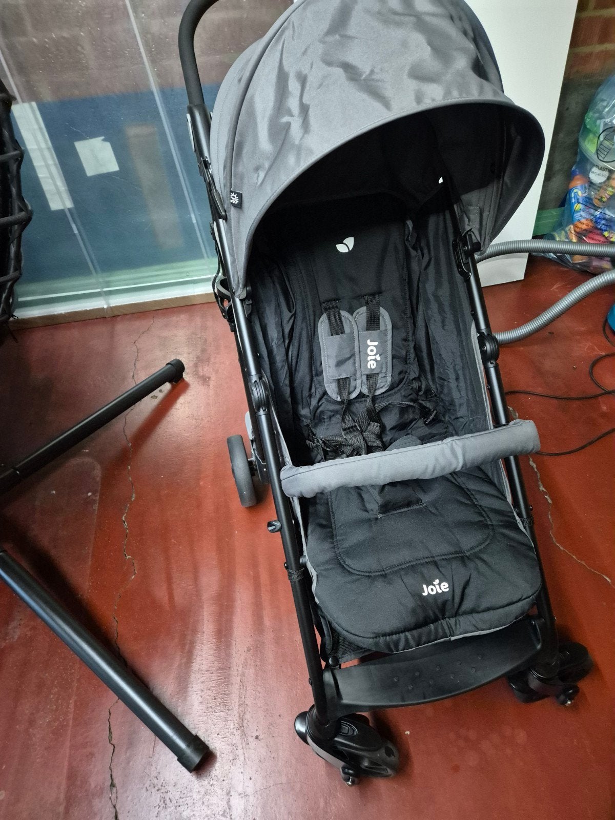 Buggy zo goed als nieuw met regenzeil max 22 kg, Kinderen en Baby's, Buggy's, Ophalen, Zo goed als nieuw, Overige merken, Verstelbare rugleuning