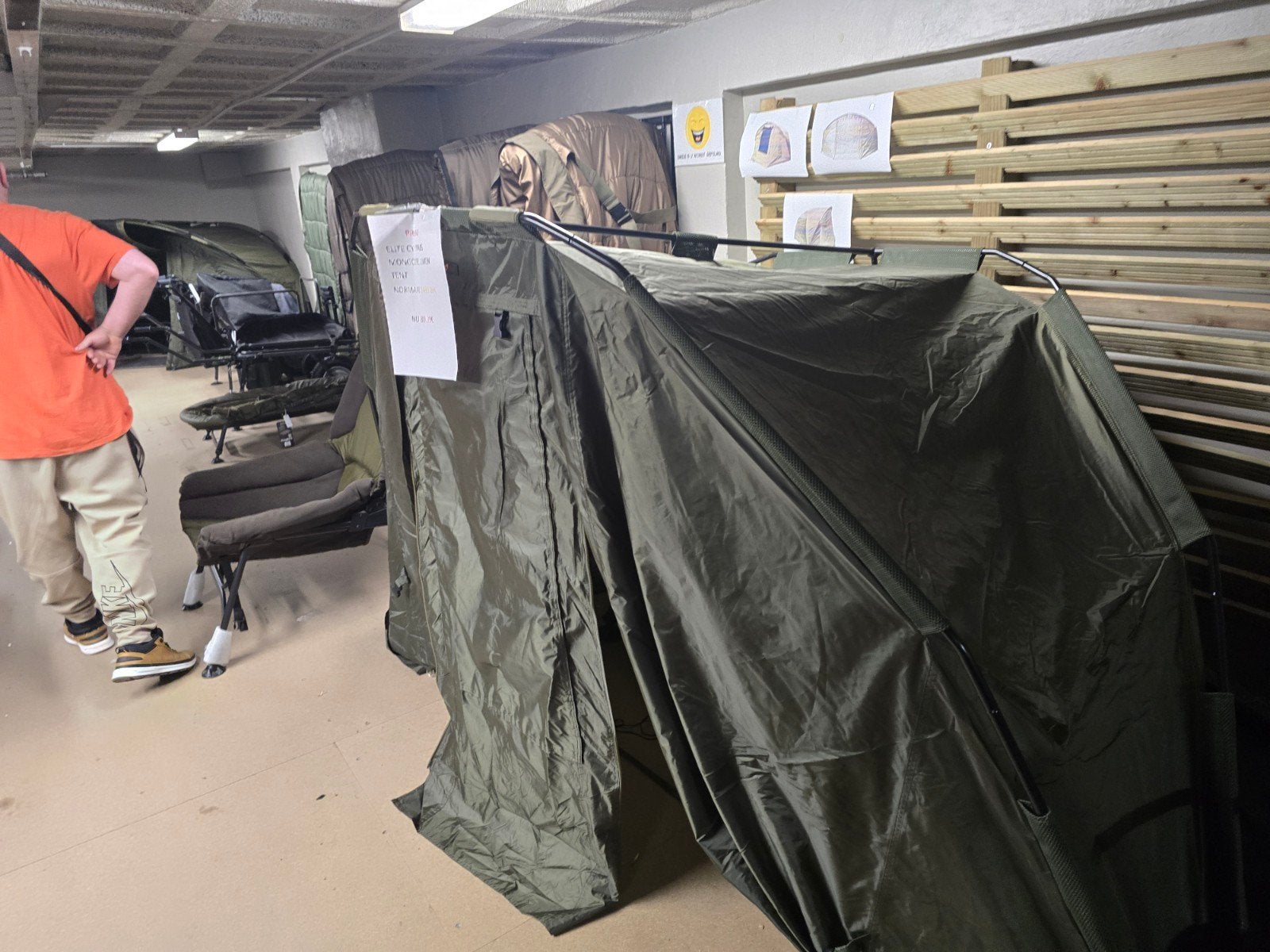 Tent mega korting, Caravans en Kamperen, Ophalen, Nieuw, Tot en met 3