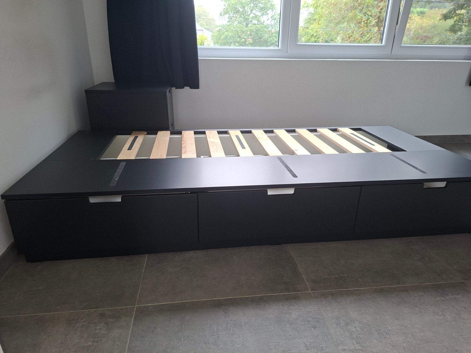 zwart eenpersoonsbed met 3 lades, Huis en Inrichting, Ophalen, Gebruikt, 90 cm, Eenpersoons