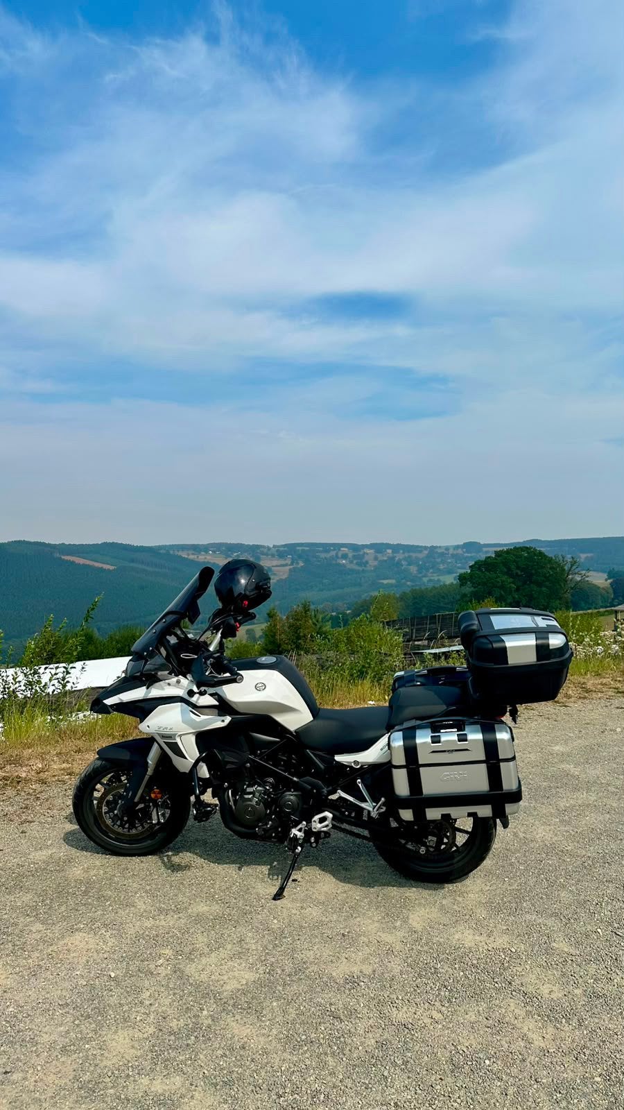 Bennille 502 Trk avec seulement 9880 km avec CarPlay, Particulier
