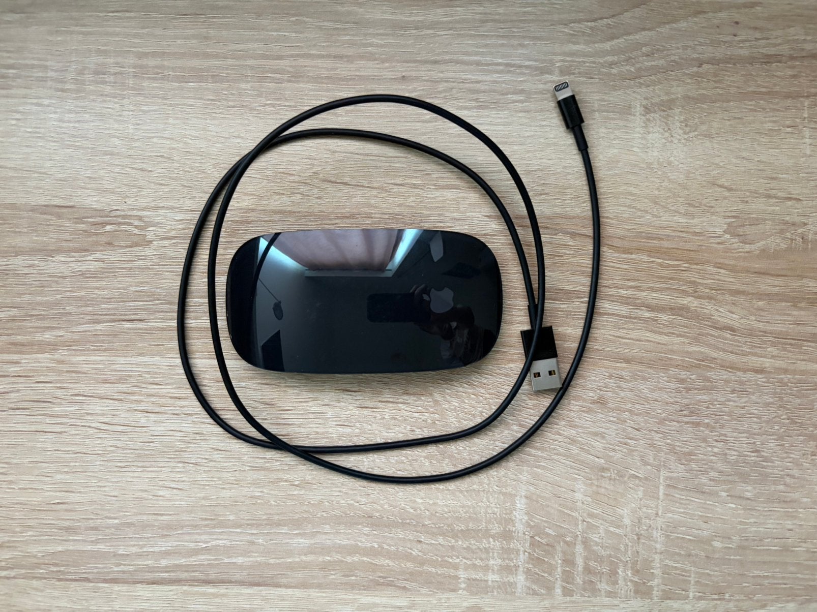 Zwarte Apple Magic Mouse 2, Computers en Software, Muis, Ophalen of Verzenden, Draadloos, Linkshandig