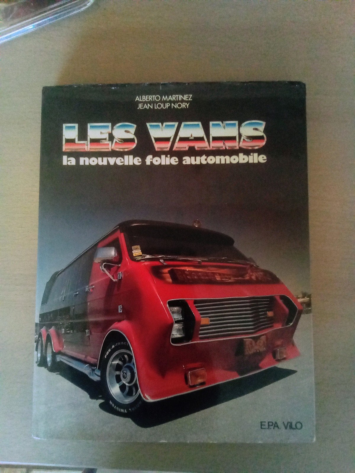 Livre Les Vans (fourgons meublés), Livres, Enlèvement ou Envoi