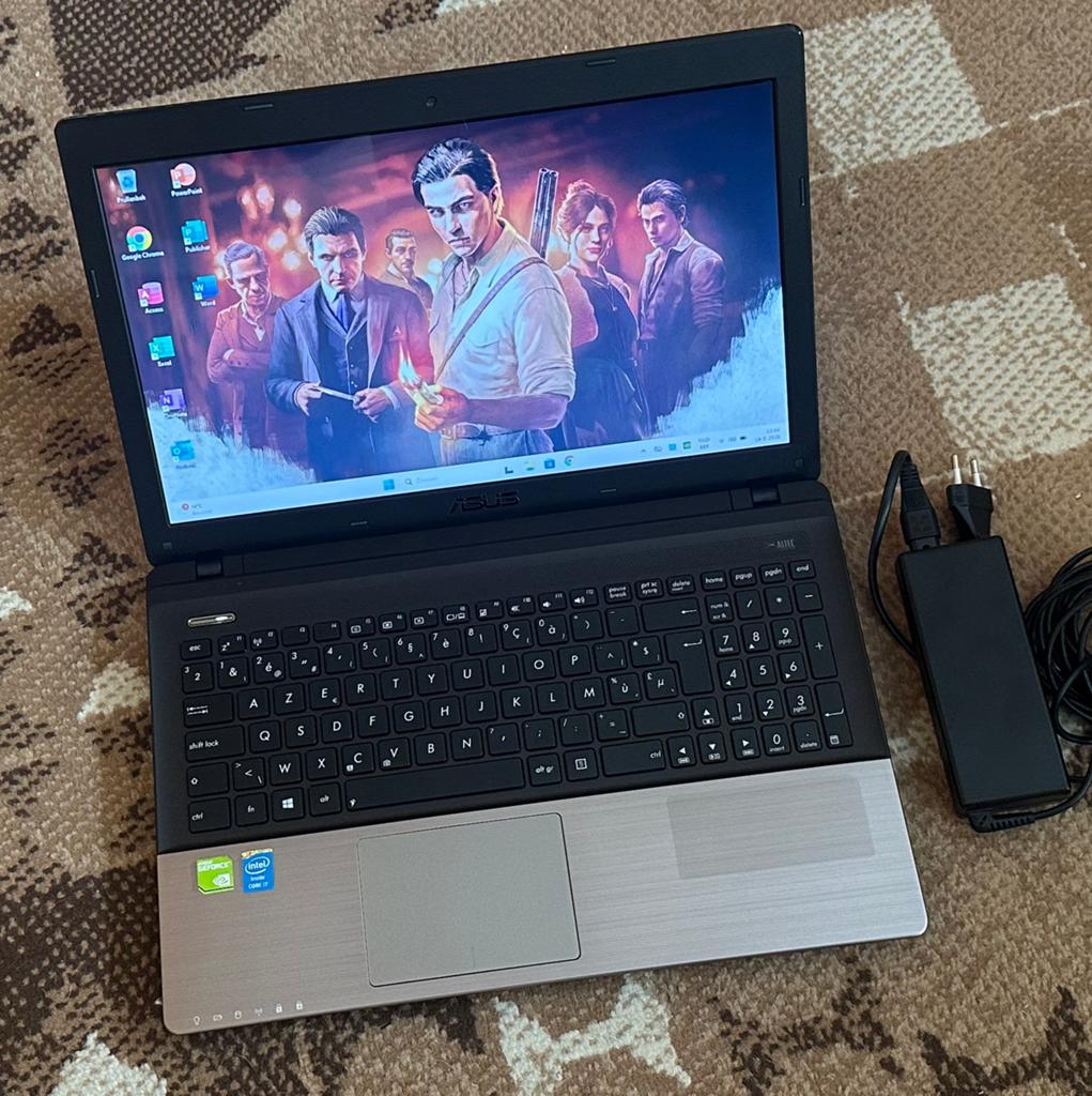 Mooie 15.6´Asus/i7-3630QM/8gb ram/256gb ssd/2gb Nvidia/Win11, Computers en Software, Laptop-opladers, Ophalen, Zo goed als nieuw