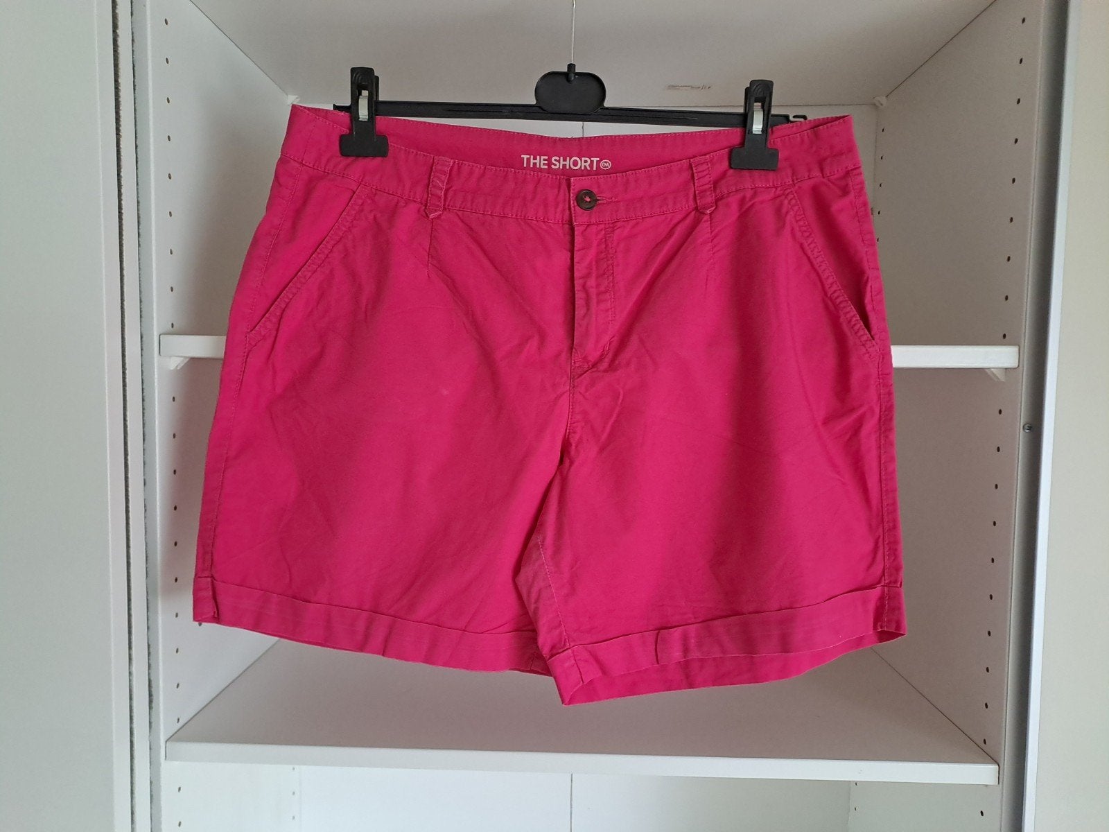 Mt 44 Fuchsia short, Kleding | Dames, Kort, Maat 42/44 (L), Ophalen of Verzenden, Zo goed als nieuw