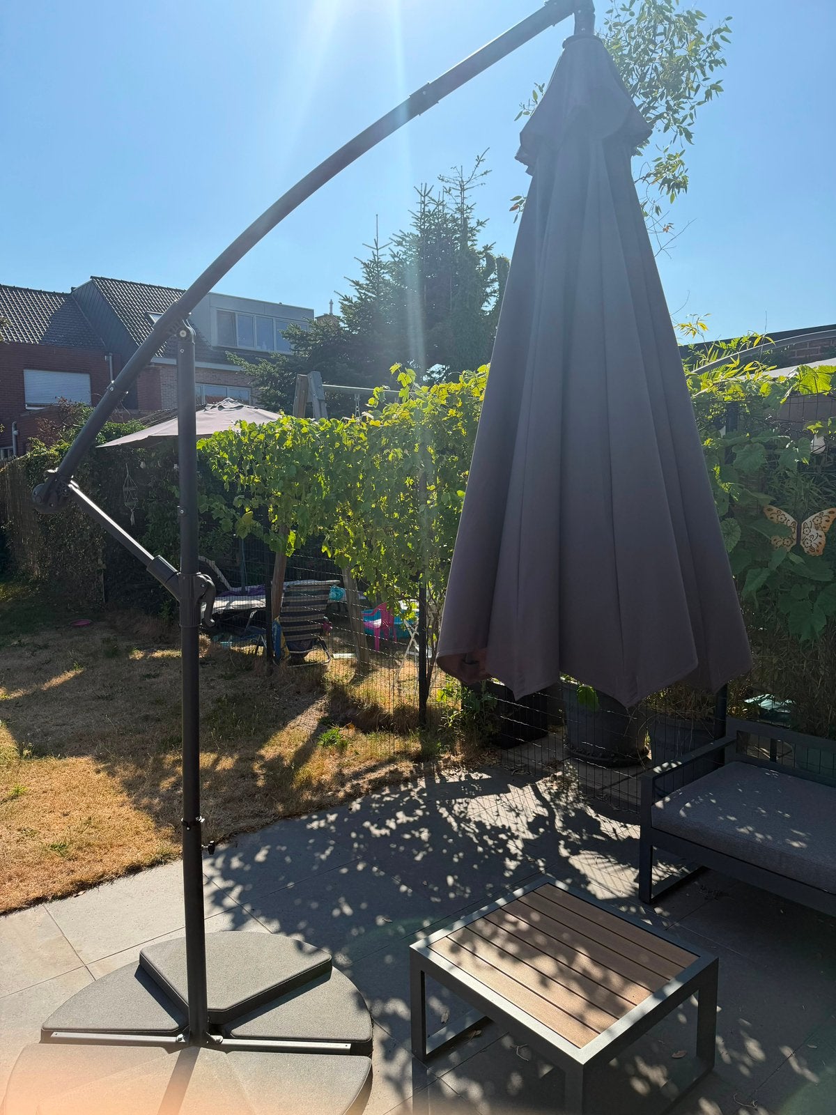 Zweefparasol met stenen voet, Ophalen, Zo goed als nieuw, Zweefparasol