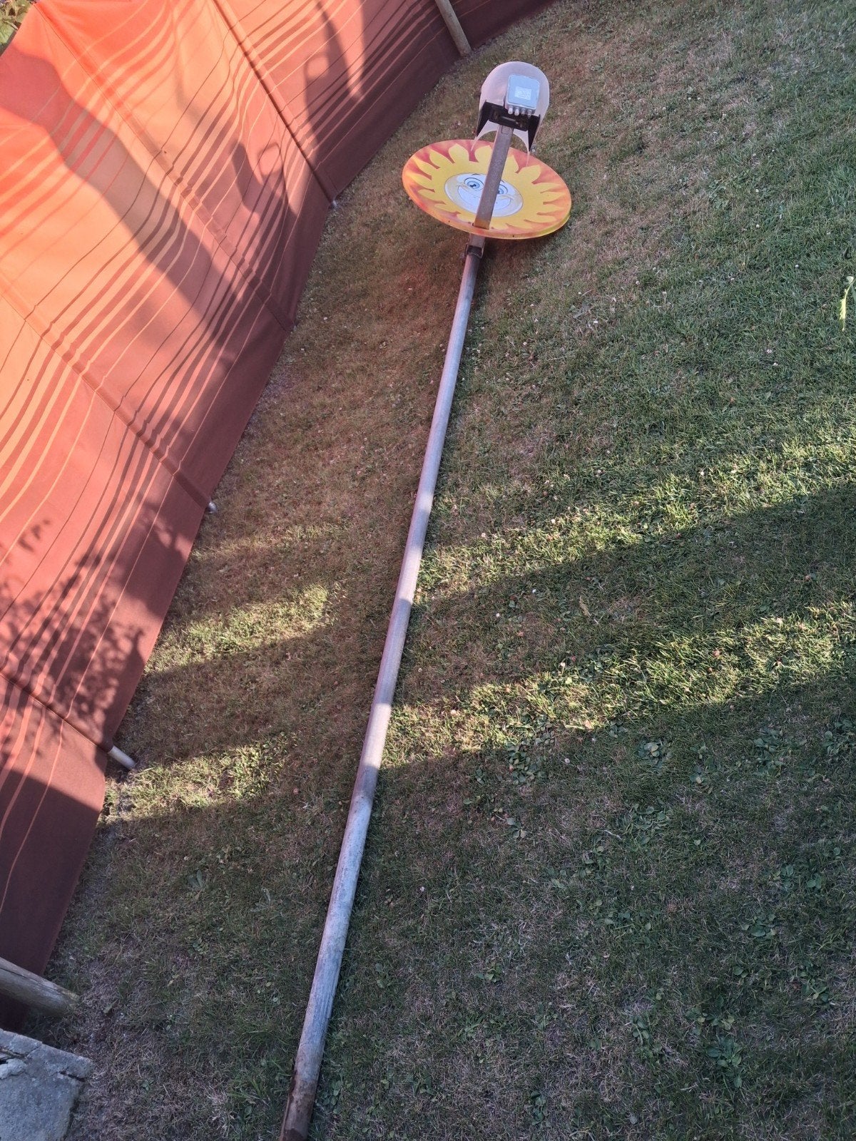 Mooi schotel antenne / schotelantenne met paal, Audio, Tv en Foto, Schotelantennes, Ophalen
