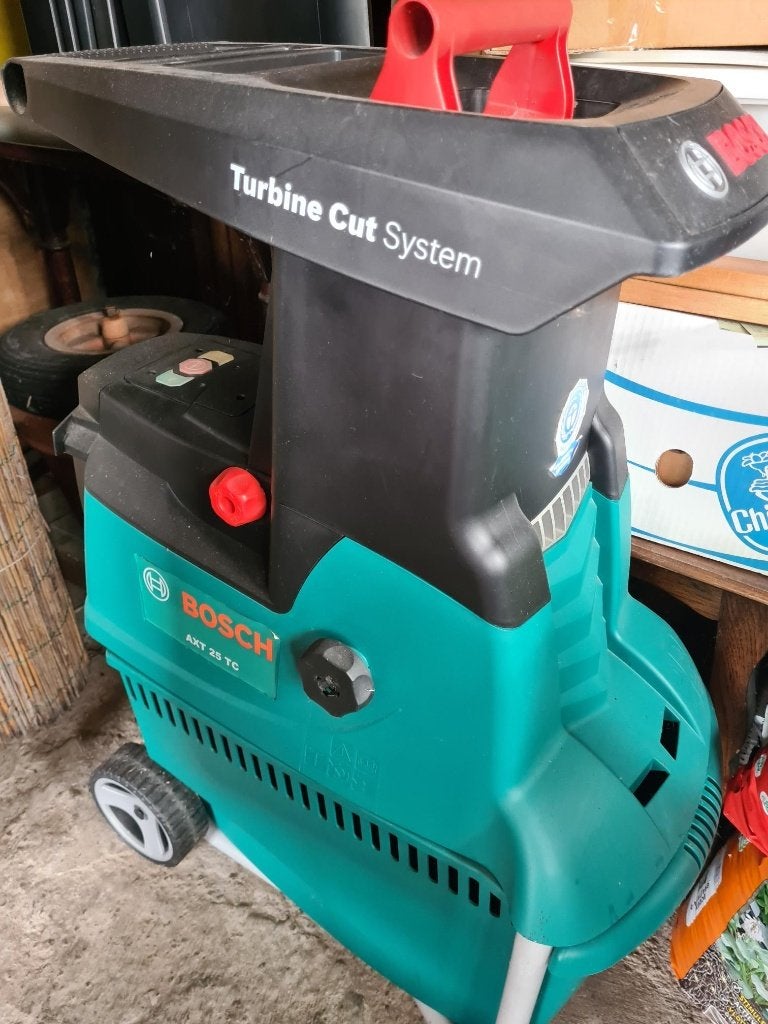 Hakselaar Bosch AXT 25 TC, Tuin en Terras, Ophalen, Gebruikt, Met opvangbak, Bosch