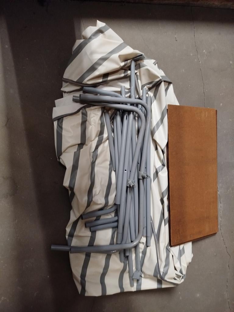 Armoire penderie, Enlèvement