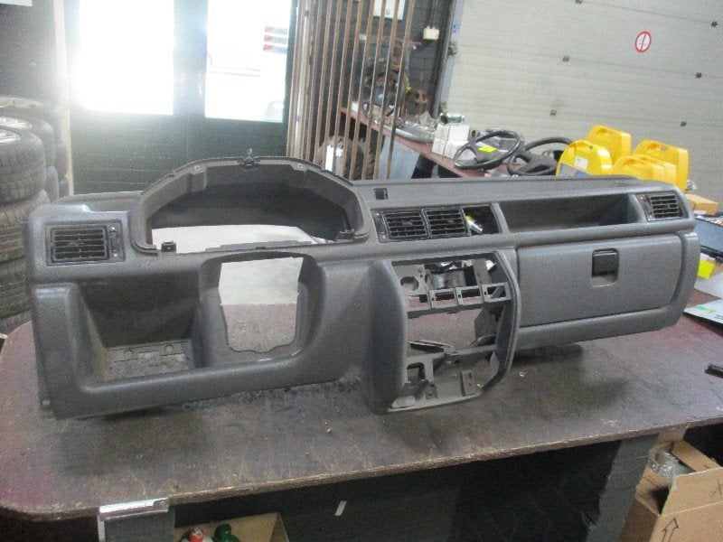 DASHBOARD Ford Fiesta 3 (01-1989/12-1996) (89fga04304aaw), Auto-onderdelen, Gebruikt, Henry-Ford-Straße  1
50735  Köln, DE, Ford-Werke GmbH