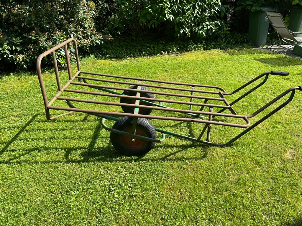 Kisten transportkar. Balenwagen voor de tuin, Ophalen