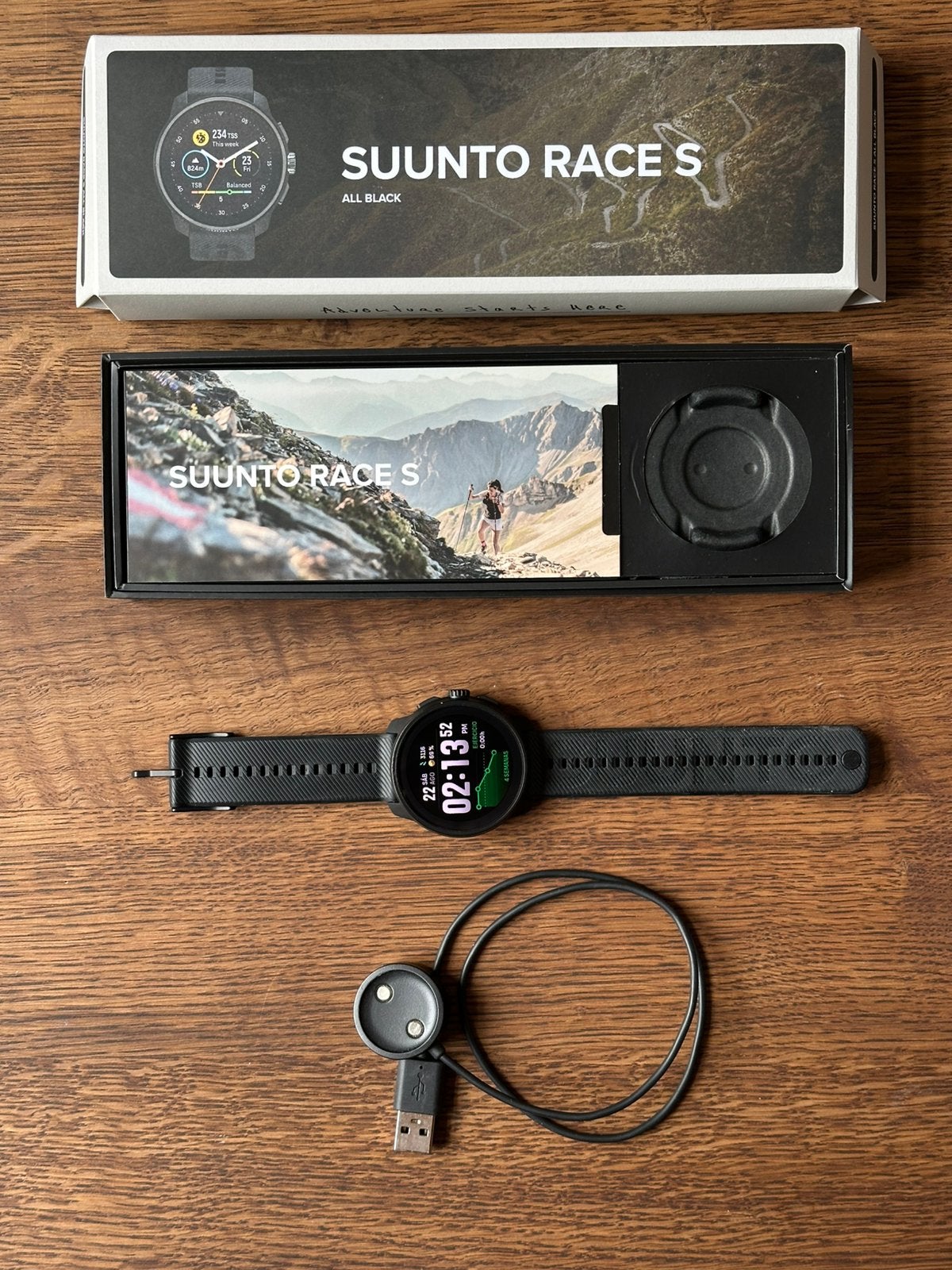 Suunto Race S – Comme neuf (Acheté en mai 2026), Étanche, Enlèvement ou Envoi, Comme neuf, Noir