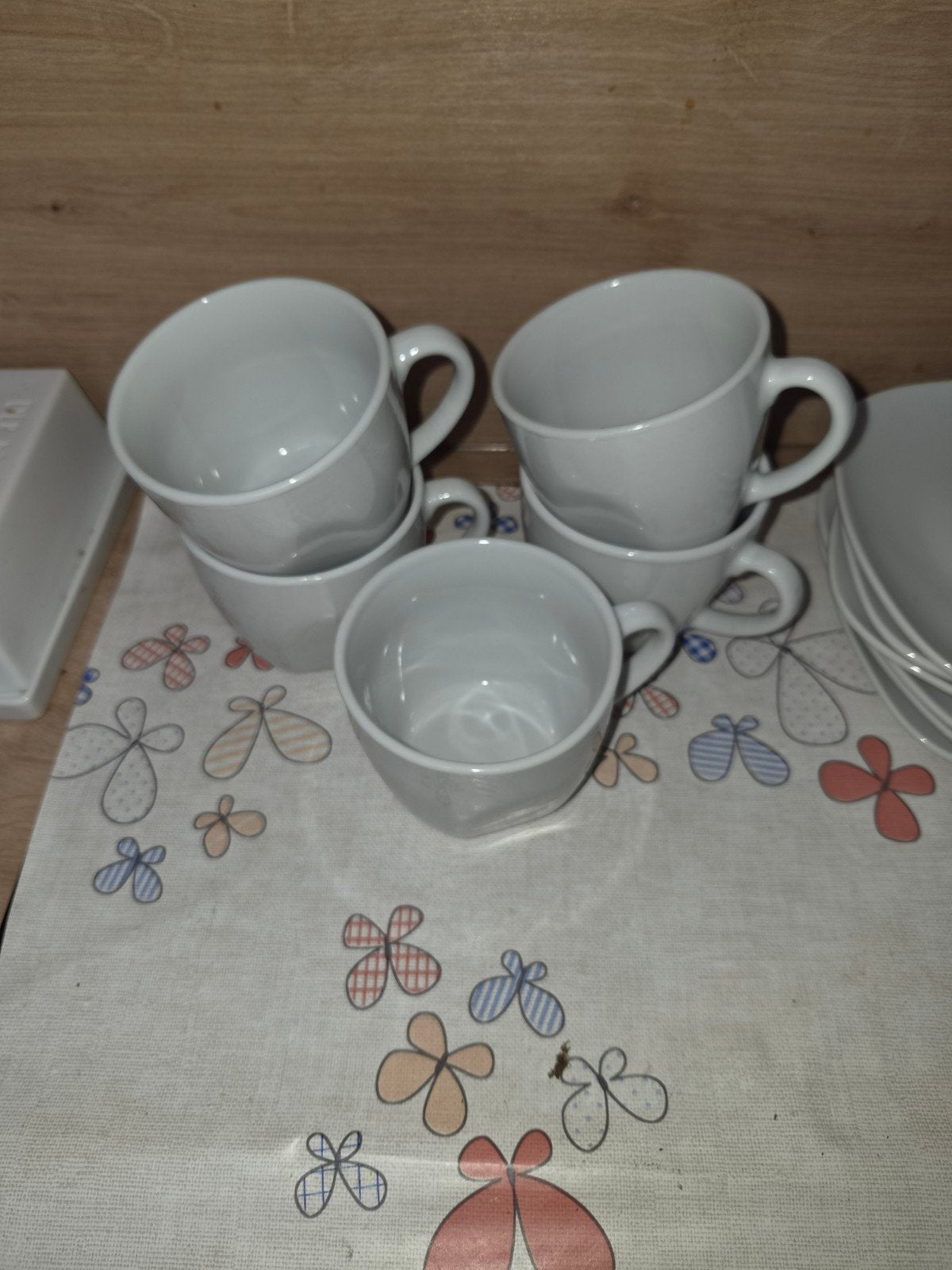 5 tassen met 6 bordjes, Huis en Inrichting, Ophalen, Zo goed als nieuw