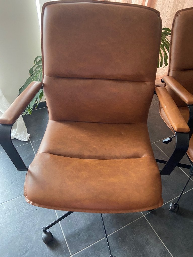 Comfortabele bureaustoel in bruin kunstleer, Huis en Inrichting, Ophalen, Gebruikt, Bruin, Bureaustoel