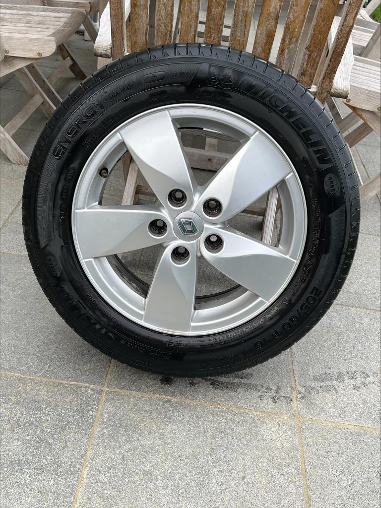 Jante + pneus d’été Renault Scenic, Ophalen, Gebruikt, 16 inch, 205 mm