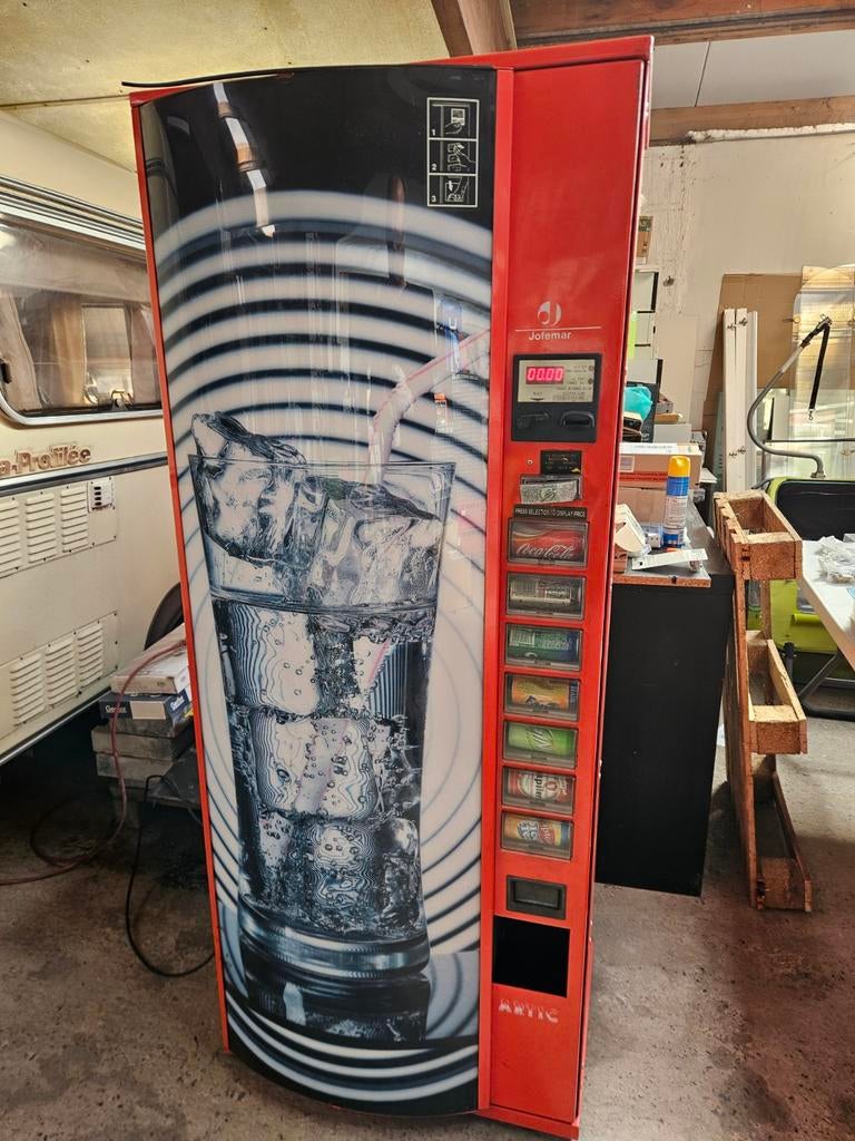 Frisdrank automaat, Ophalen