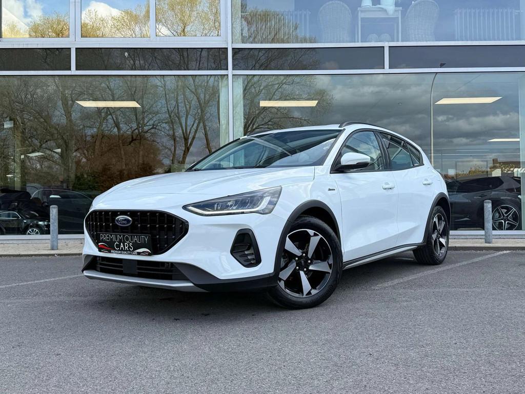 Ford Focus MHEV / ZETEL & STUURVERWARMING / CARPLAY / NAVI /, Auto's, Stof, Gebruikt, Wit, 1438 kg