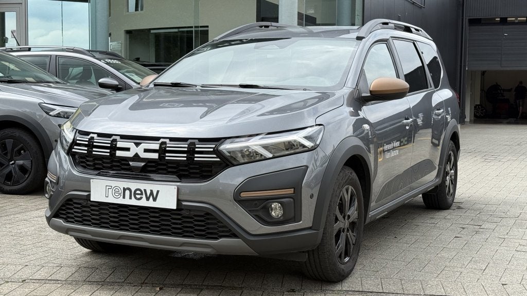 Dacia Jogger Extreme 7pl. Hybrid 140 (bj 2025, automaat), Auto's, Dacia, Automaat, Gebruikt, 4 cilinders, 7 zetels