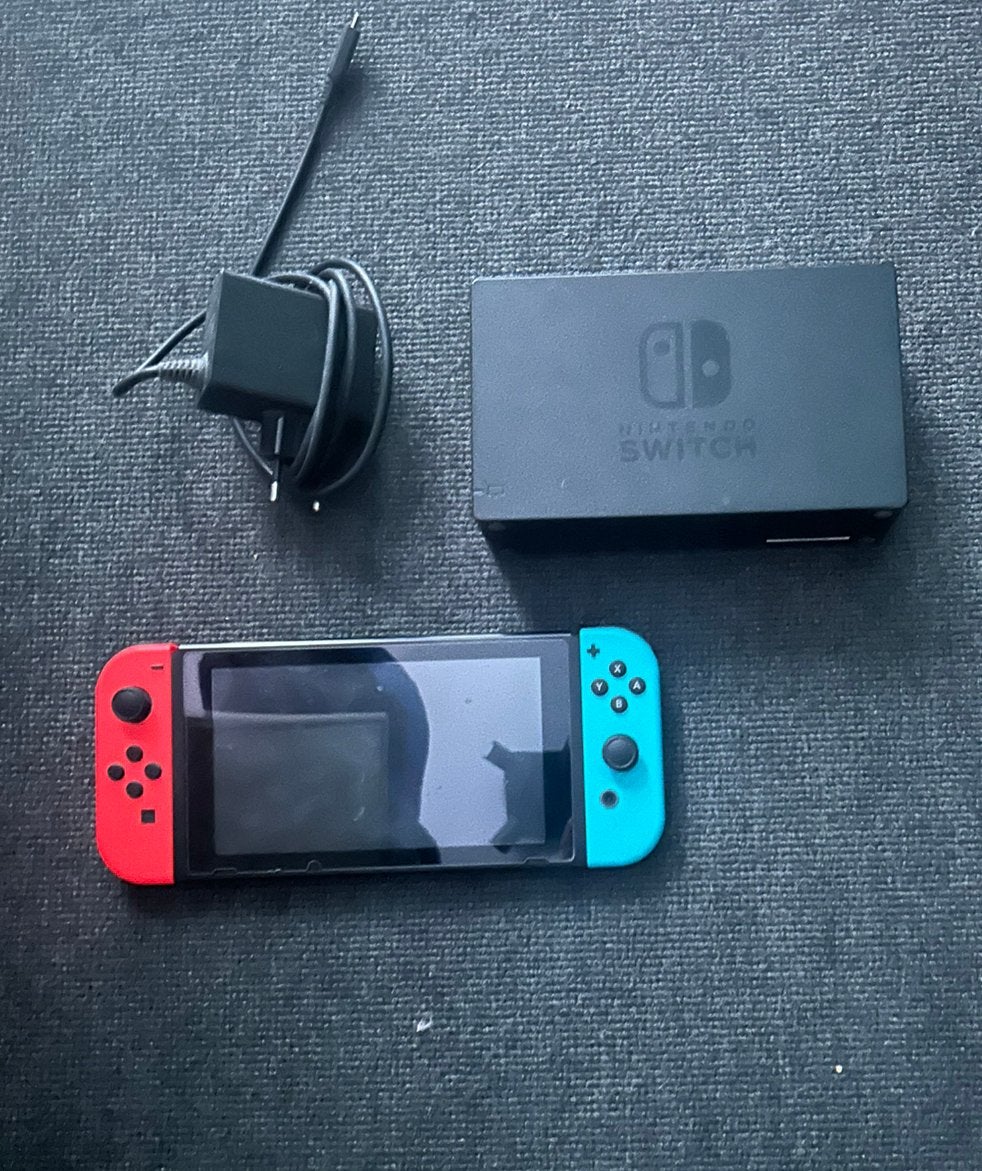 Nintendo swicht bundle, Games en Spelcomputers, Spelcomputers | Nintendo Switch, Ophalen, Switch Original, Met 3 controllers of meer