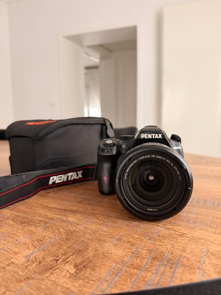 Pentax K-50 + Objectif smc DA 18-135mm f/3.5-5.6 WR, Verzamelen, Foto-apparatuur en Filmapparatuur, Ophalen, Fototoestel