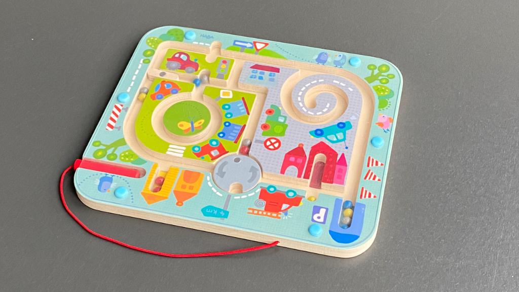Haba - Magneetspel stadslabyrint, Kinderen en Baby's, Ophalen, Zo goed als nieuw, Puzzelen