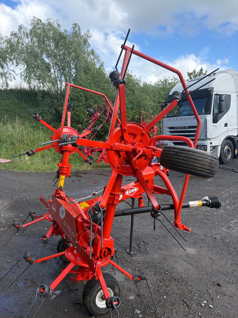 Kuhn GF 4201 faneuse digidrive, Articles professionnels, Agriculture | Outils, Cultures, Élevage, Autre, Agricole, Enlèvement
