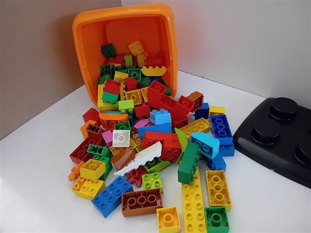 Boîte Duplo avec 100 blocs Duplo, Enlèvement ou Envoi, Utilisé, Duplo, Briques en vrac