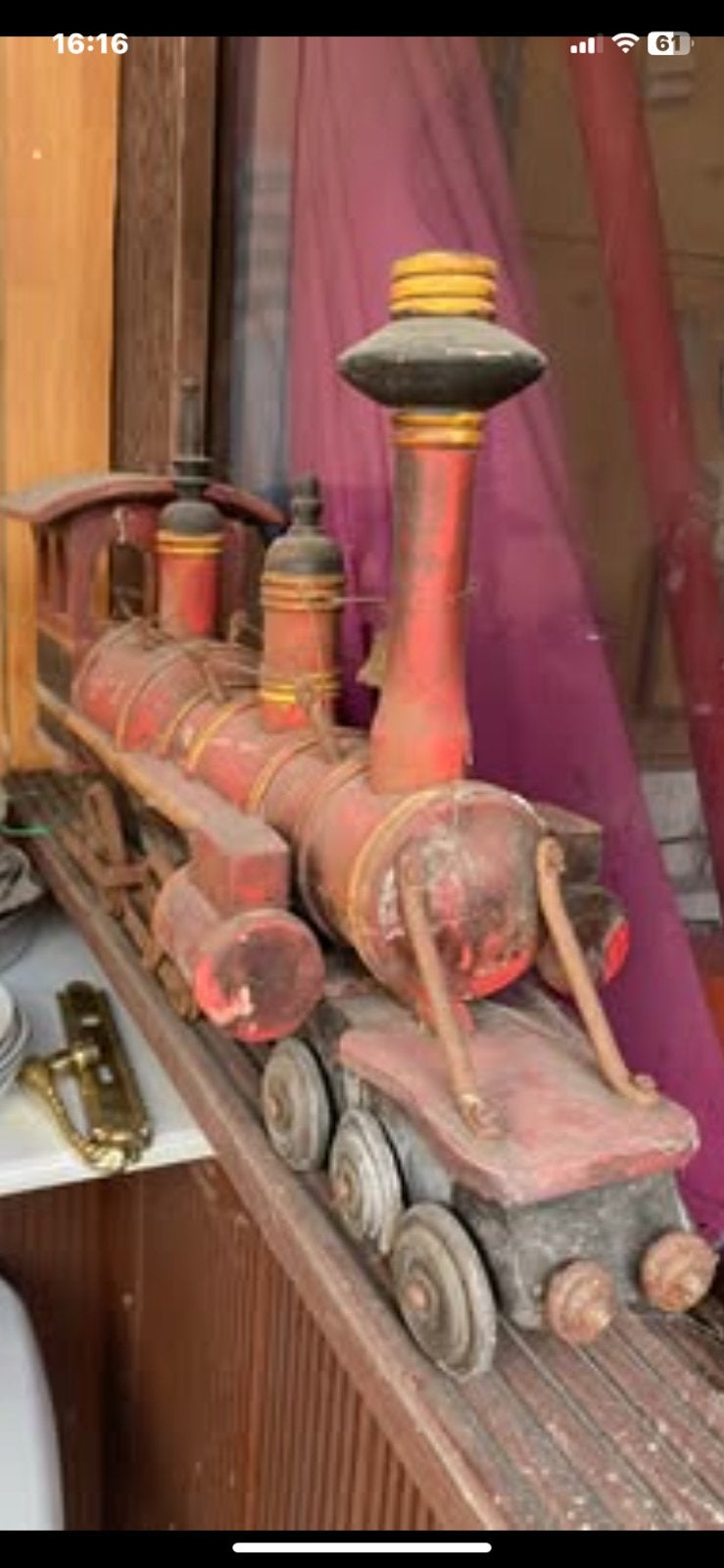 Train bois et metal, Enlèvement