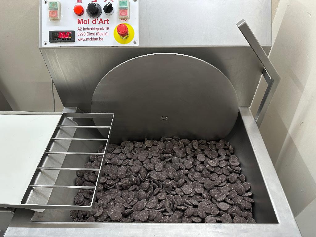 Chocolade wielmachine Mol D’art 50kg perfecte staat, Ophalen, Gebruikt, Rvs