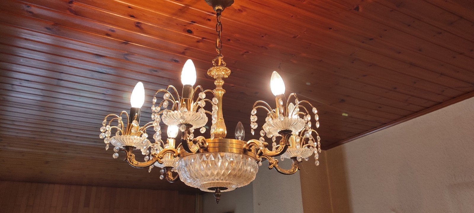 Klassieke messing/brons kroonluchter met kristallen pegel: 6, Huis en Inrichting, Lampen | Kroonluchters, Ophalen