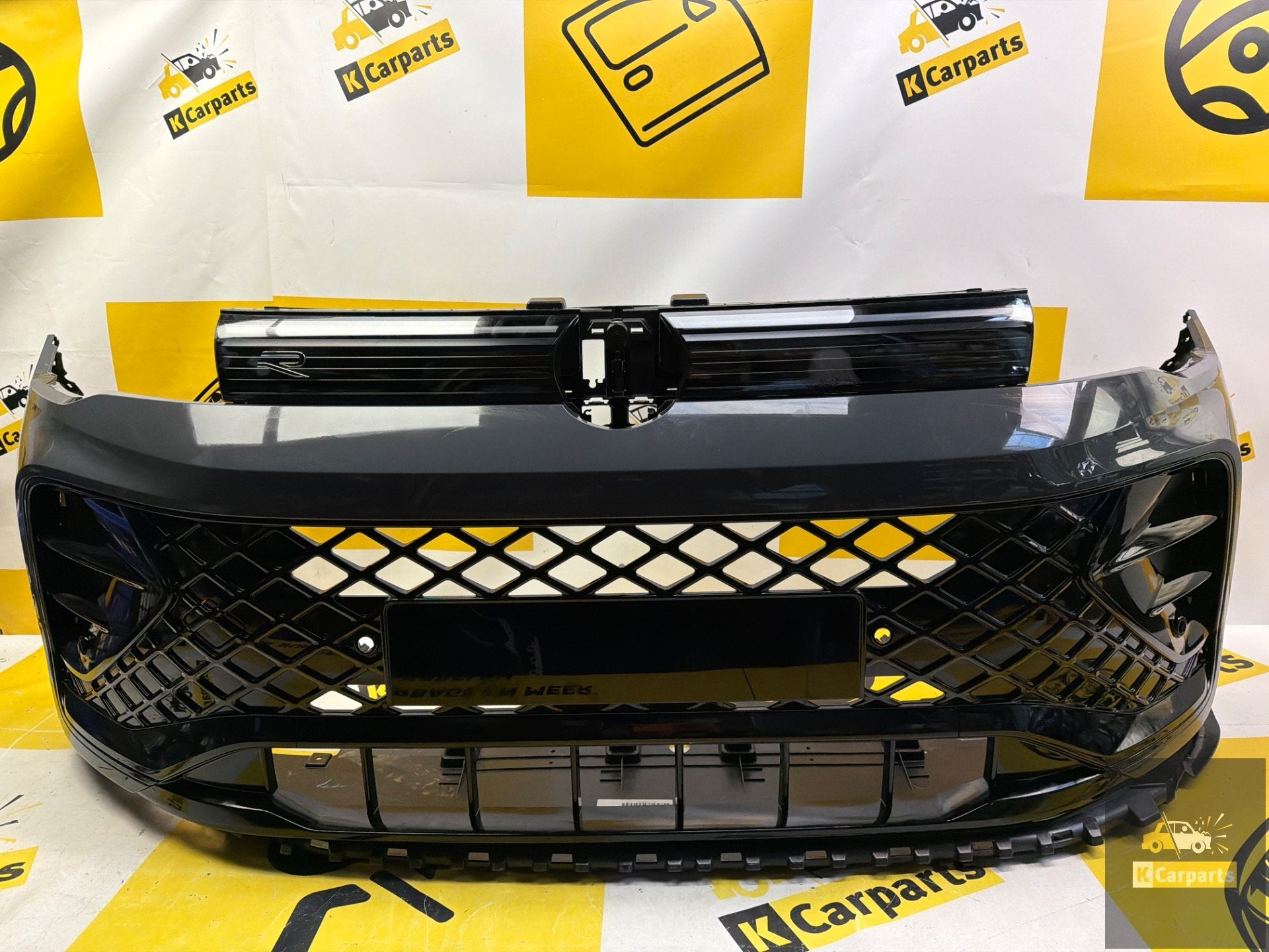 VW Tiguan 571 Voorbumper R-Line COMPLEET 6PDC 571807217B, Gebruikt, Volkswagen AG, Vw@volkswagen.de, Bumper