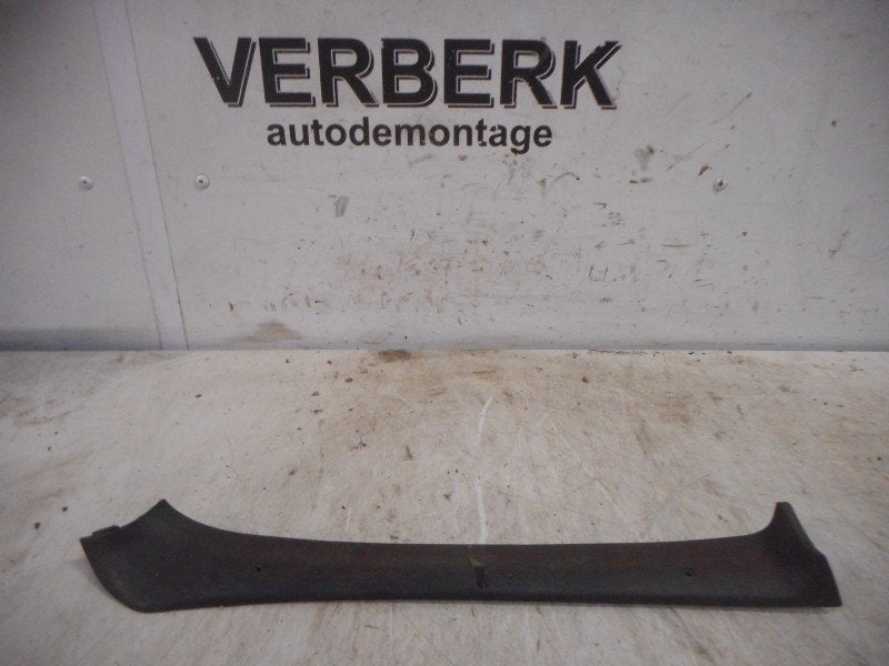 GARNITURE DE PILIER GAUCHE Ponton (W105) (10-120-67101-51), Mercedes-Benz, Utilisé, Dialog.mb@mercedes-benz.com, Mercedes-Benz AG