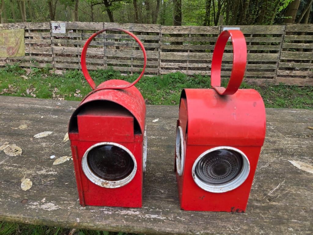 2 vintage Chalwyn verkeerslantaarns, Ophalen
