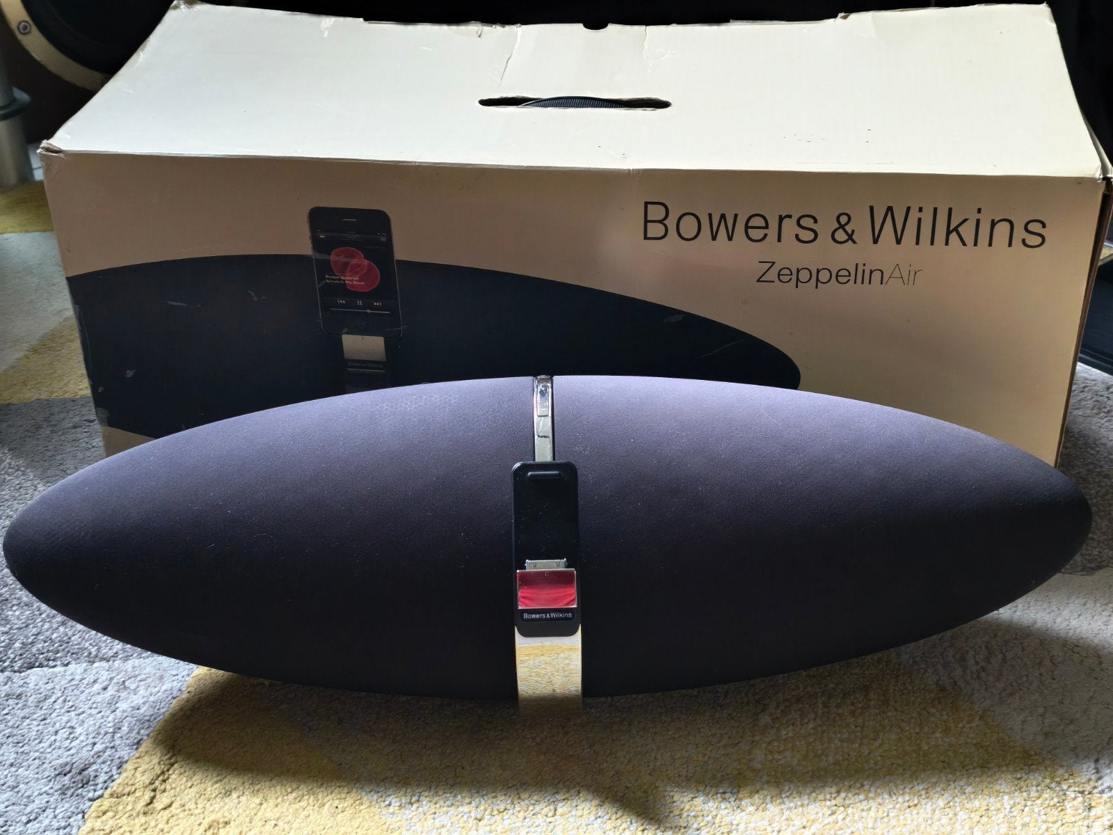 B&W Zeppelin Air, Ophalen