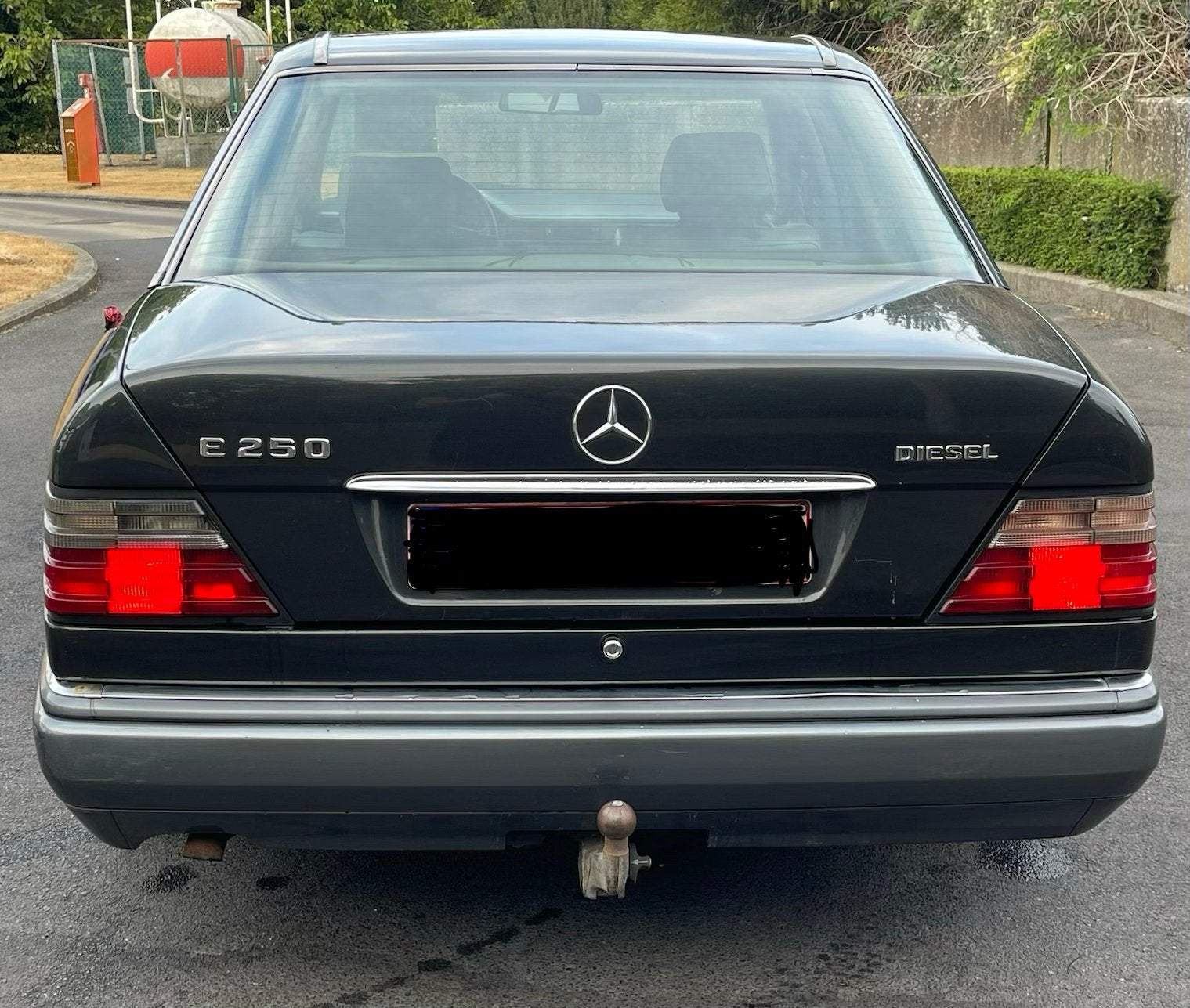 Mercedes W124 E250d oldtimer, Auto's, Particulier, Te koop, Mercedes-Benz, Leder