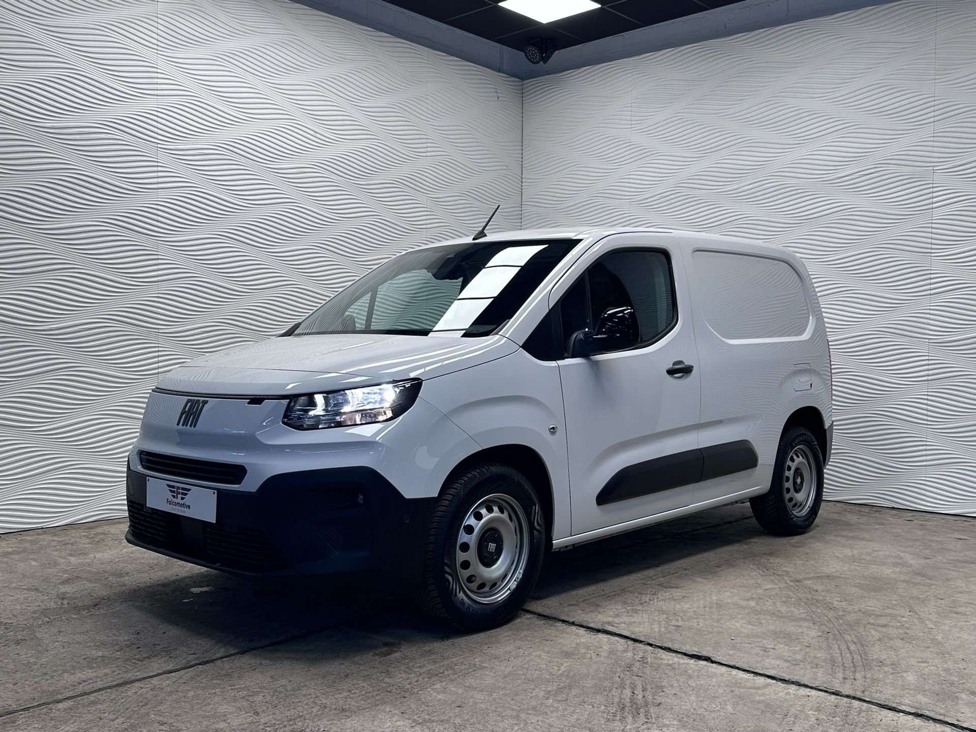 Fiat Doblo 1.5 BlueHDi*L1*CARPLAY*360-CAMERA*LIKE NEW!*, Autos, Achat, Entreprise, Boîte manuelle, Noir