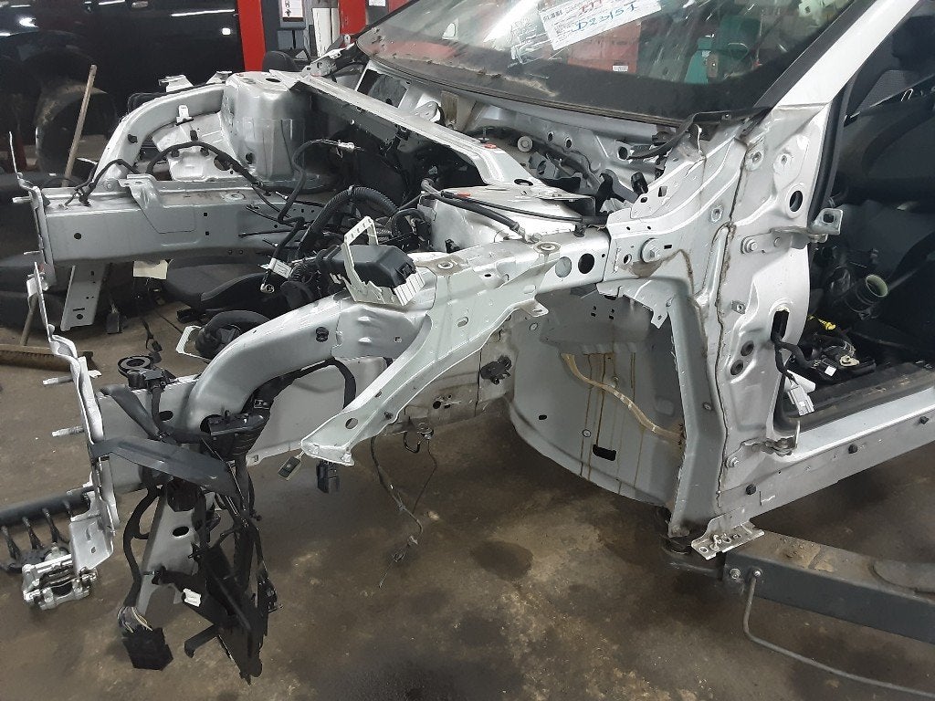 BINNENSPATSCHERM LINKS VOOR Ford Focus 4 (01-2018/12-2025), Gebruikt, Voor, Ford, Spatbord