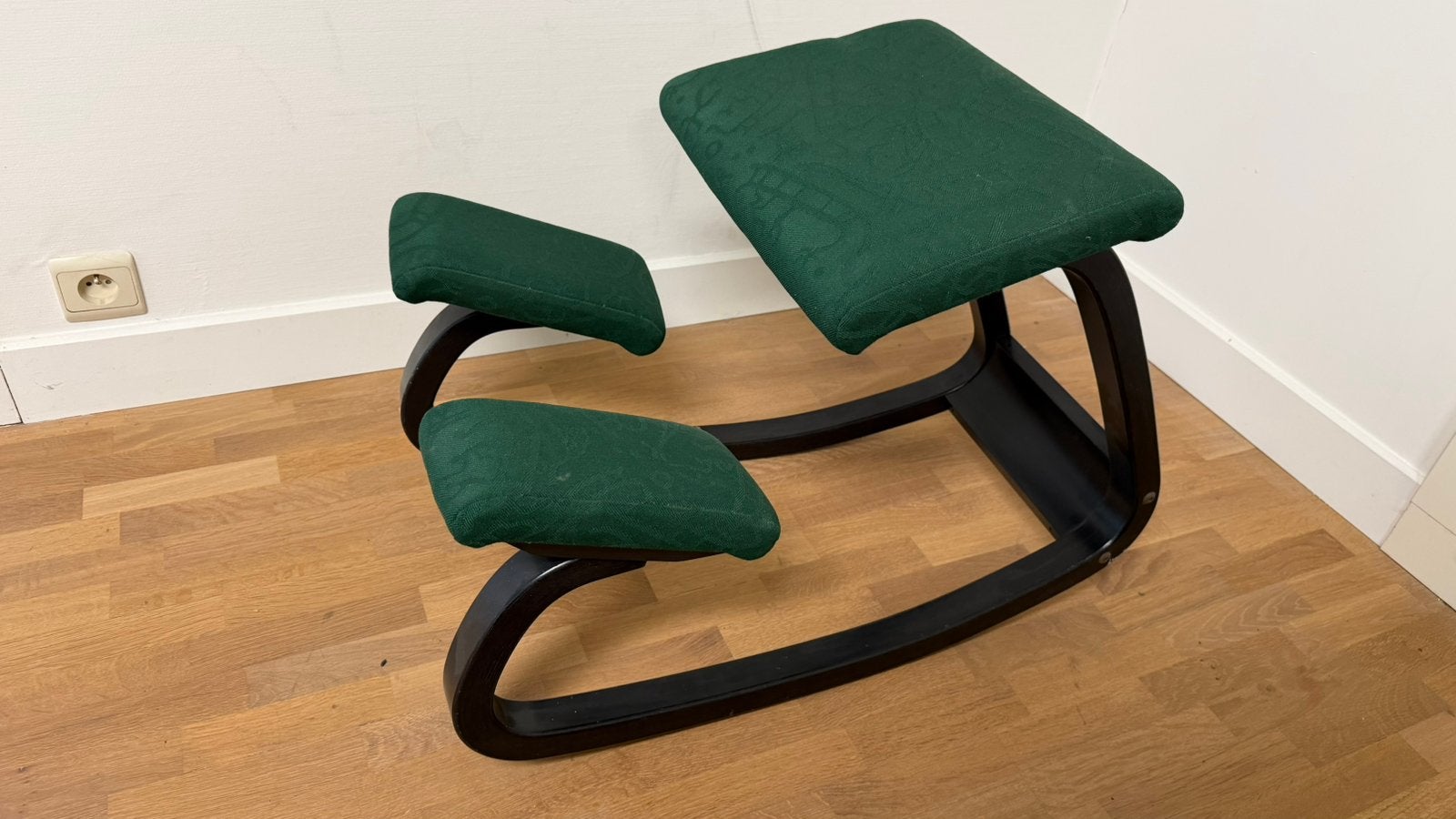 Originele Varier(Stokke)Varia Balans Kniekruk –Groen/Zwart, Huis en Inrichting, Ophalen, Zo goed als nieuw, Zwart, Hout