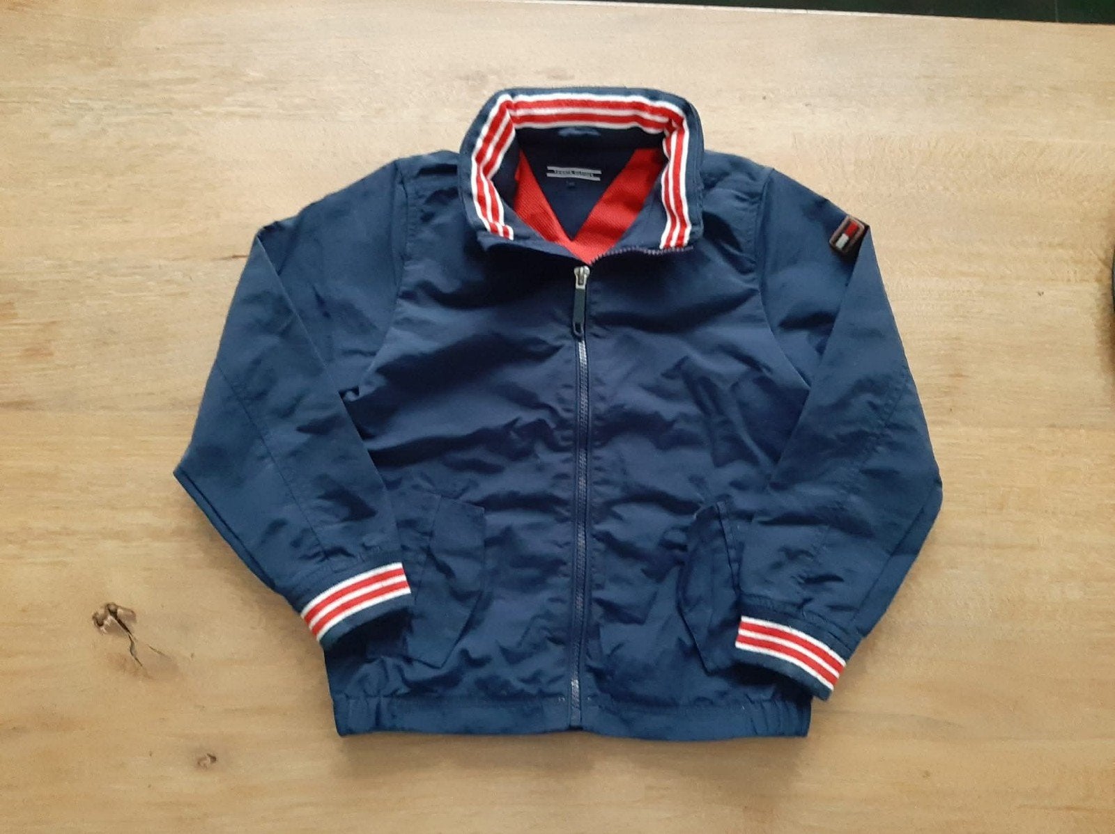 Veste d'été Tommy Hilfiger M122, Enfants & Bébés, Vêtements enfant | Taille 122, Comme neuf, Garçon, Manteau, Enlèvement ou Envoi