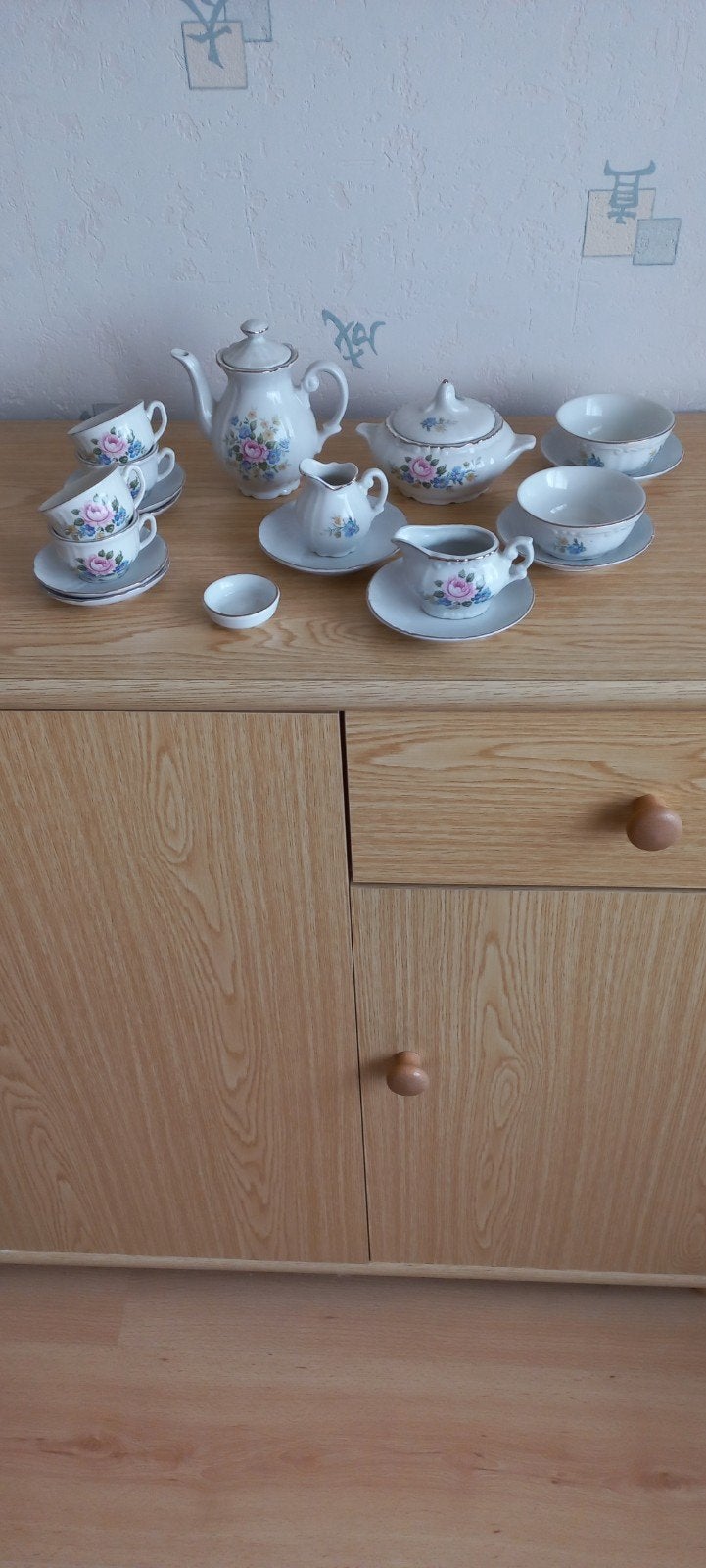 Vintage theeservies met bloemendecoratie, Ophalen