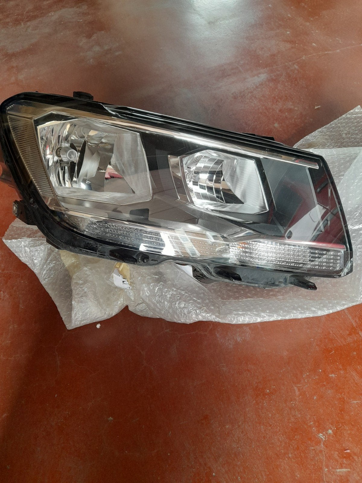 Phare normali tiguan côté droit  5NB 941 006 B