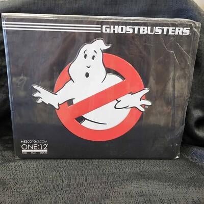 Coffret de luxe One:12 Collective Ghostbusters (4 figurines), Enlèvement