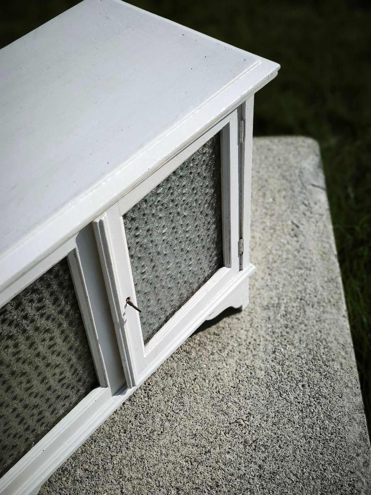 petit meuble bas vitre avec 2 portes, Enlèvement, Utilisé