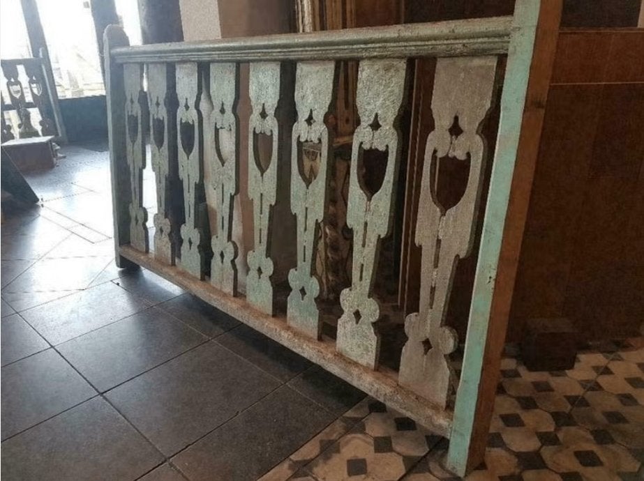 BALUSTRADES EN BOIS ANCIENNES, Enlèvement